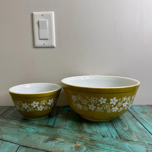 Pyrex Spring Blossom Avocado Green Mixing Bowl Set of 2 Vintage 1970's - Picture 6 of 10